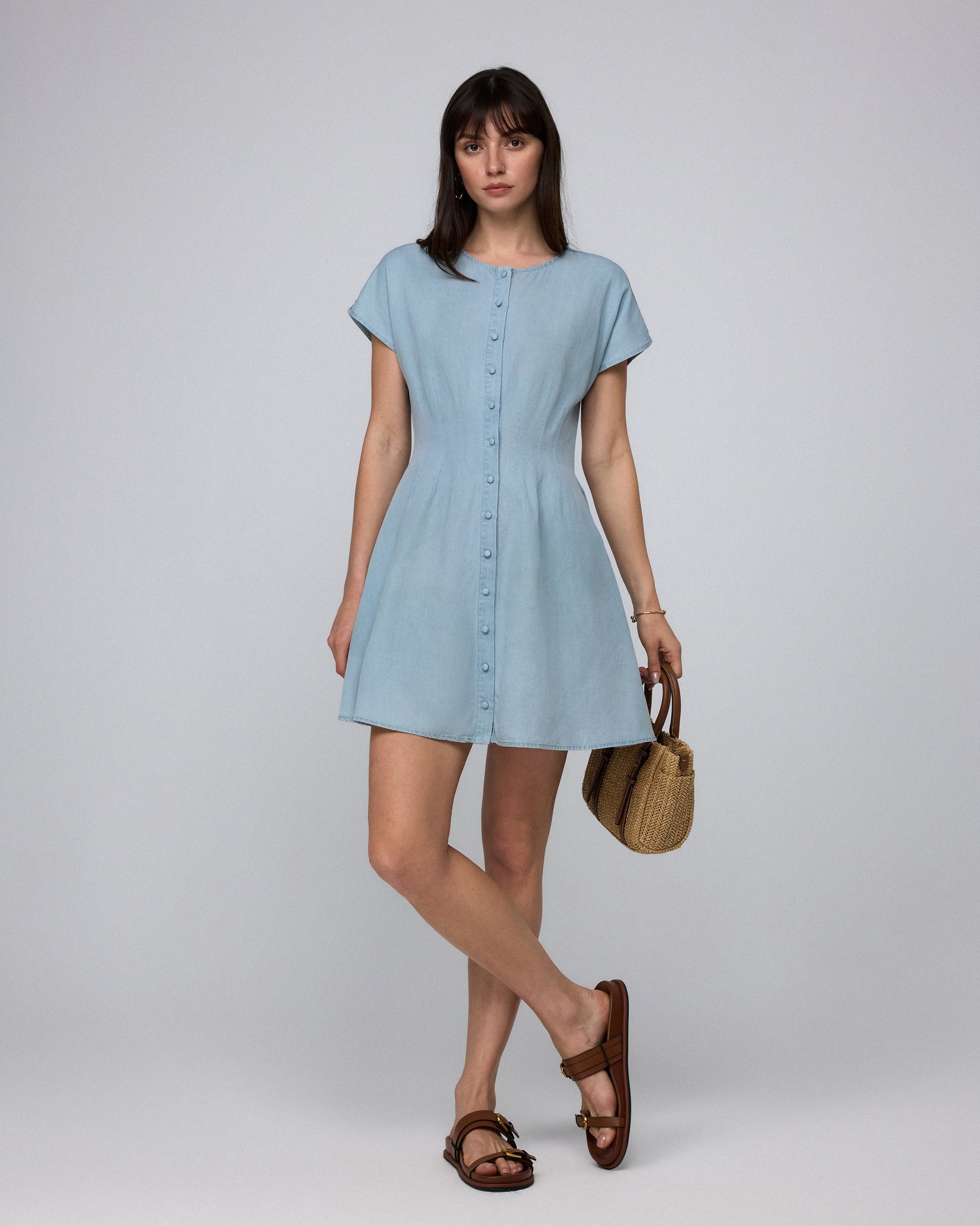 Juana Faye Pleated Shirt Dress chambray blue (Tencel–cotton–hemp blend) complete look styling image