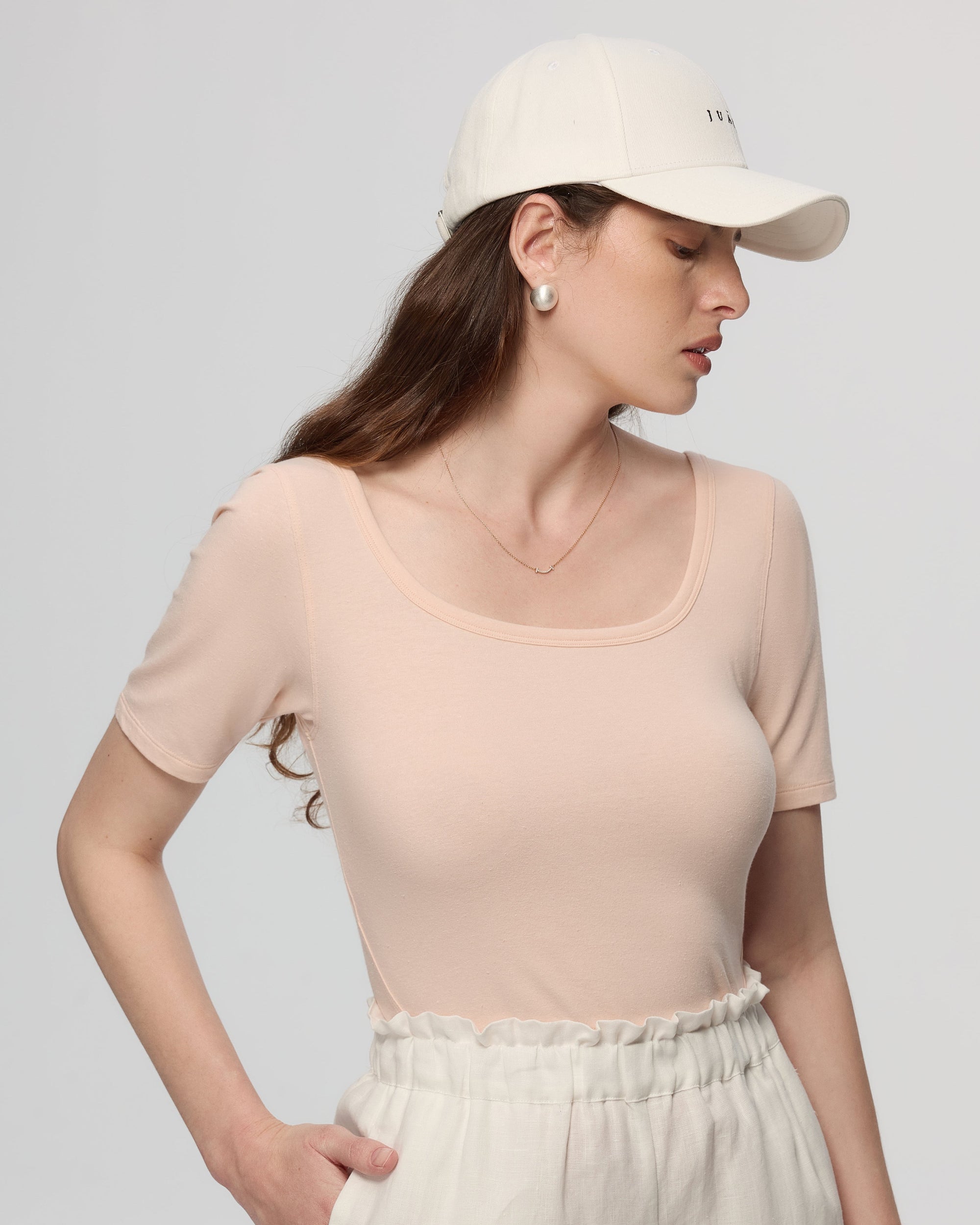 Juana Classics Squareneck T-Shirt (peach) on model showing the square neckline