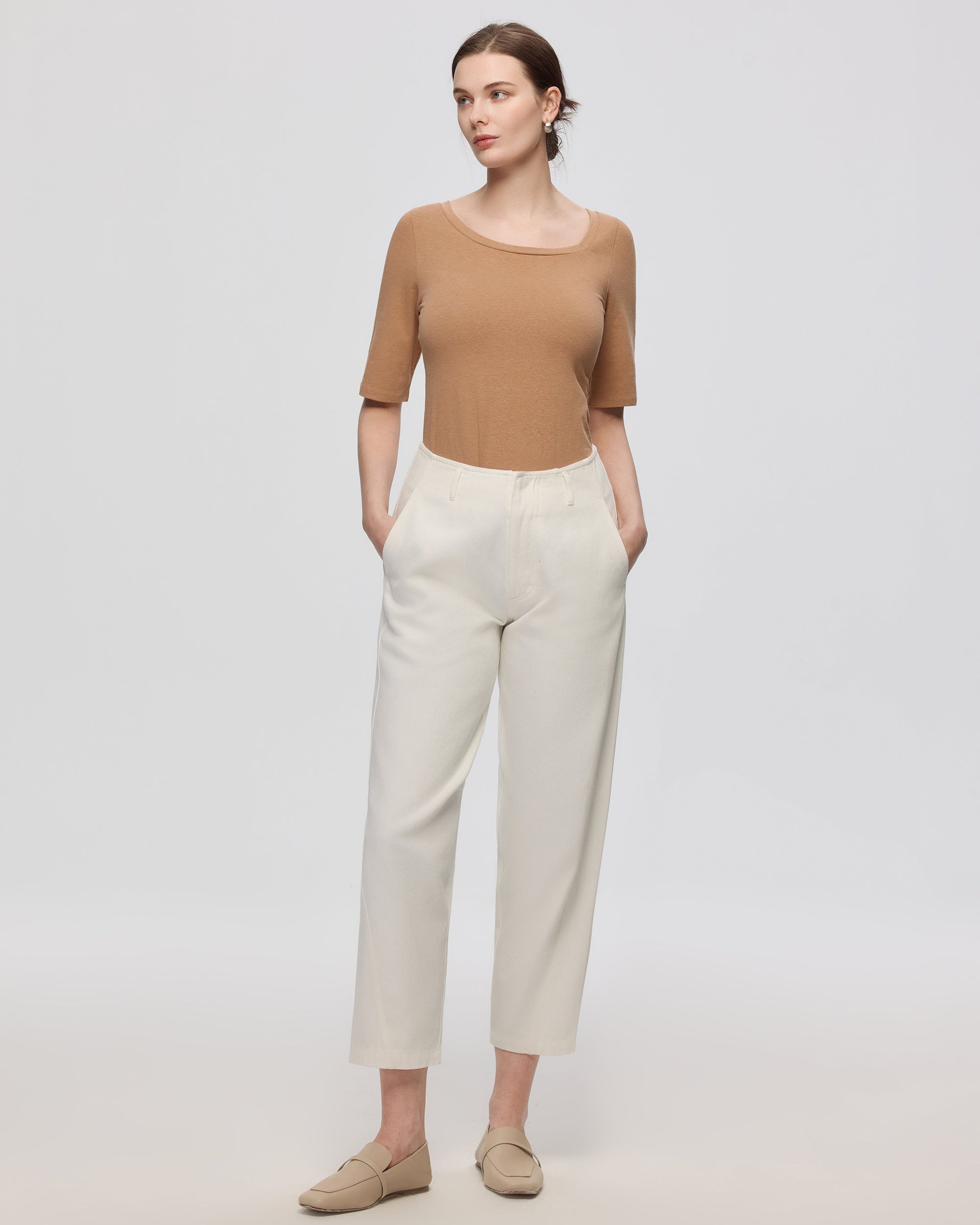 Juana Denim Atelier Barrel Jeans white (cotton–hemp) complete look styled with Hemp Essentials Asymmetrical Neckline Tee in Fawn