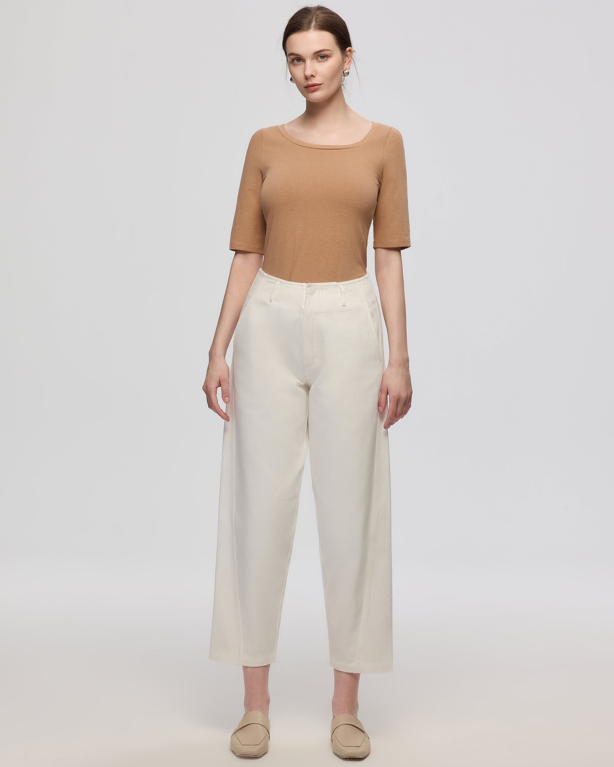 Juana Denim Atelier Barrel Jeans white (cotton–hemp) model main image showing the high-rise barrel silhouette
