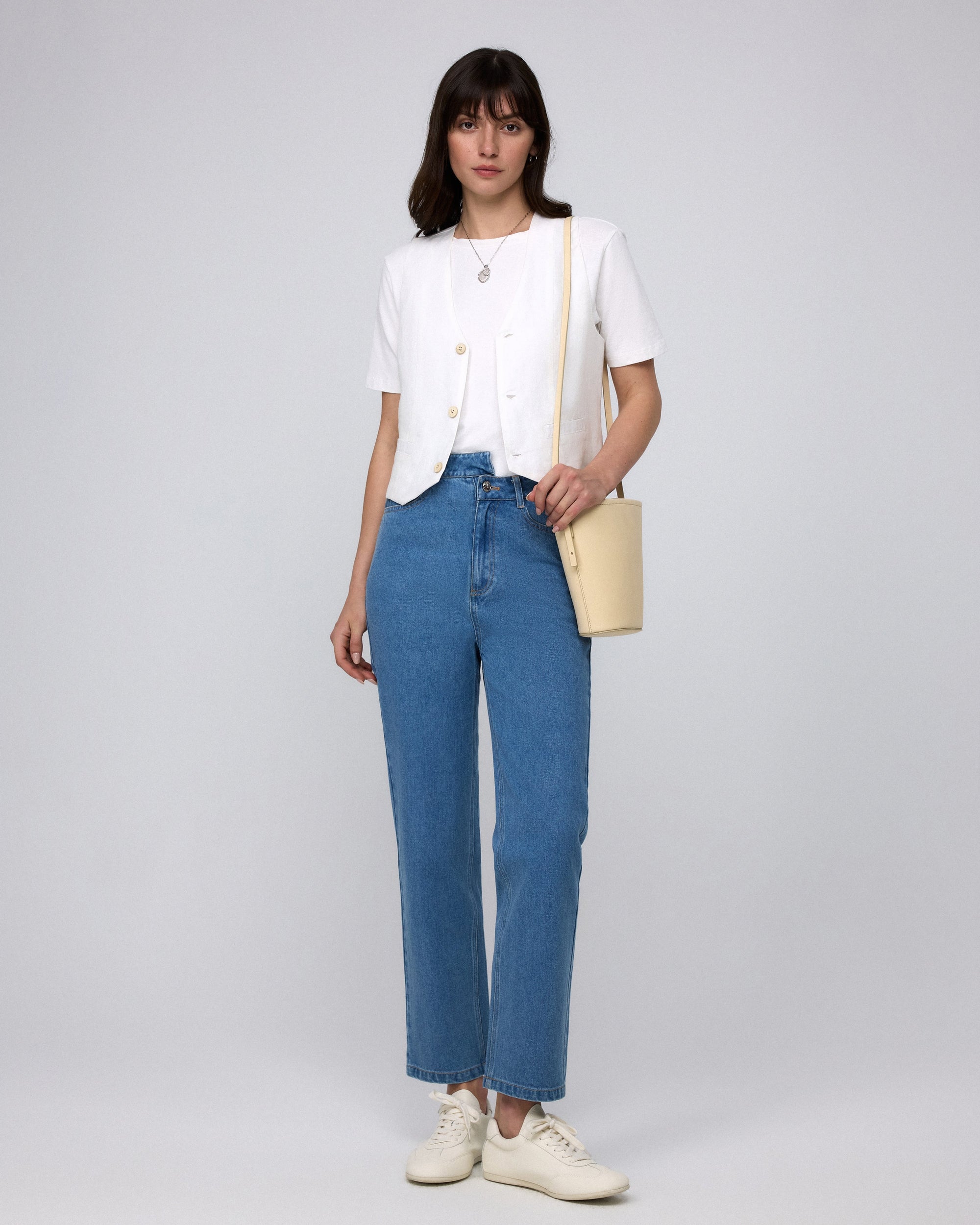 Juana Denim Atelier Crossover Jeans light blue denim (cotton–hemp) model look 2 with ankle-length straight leg fit