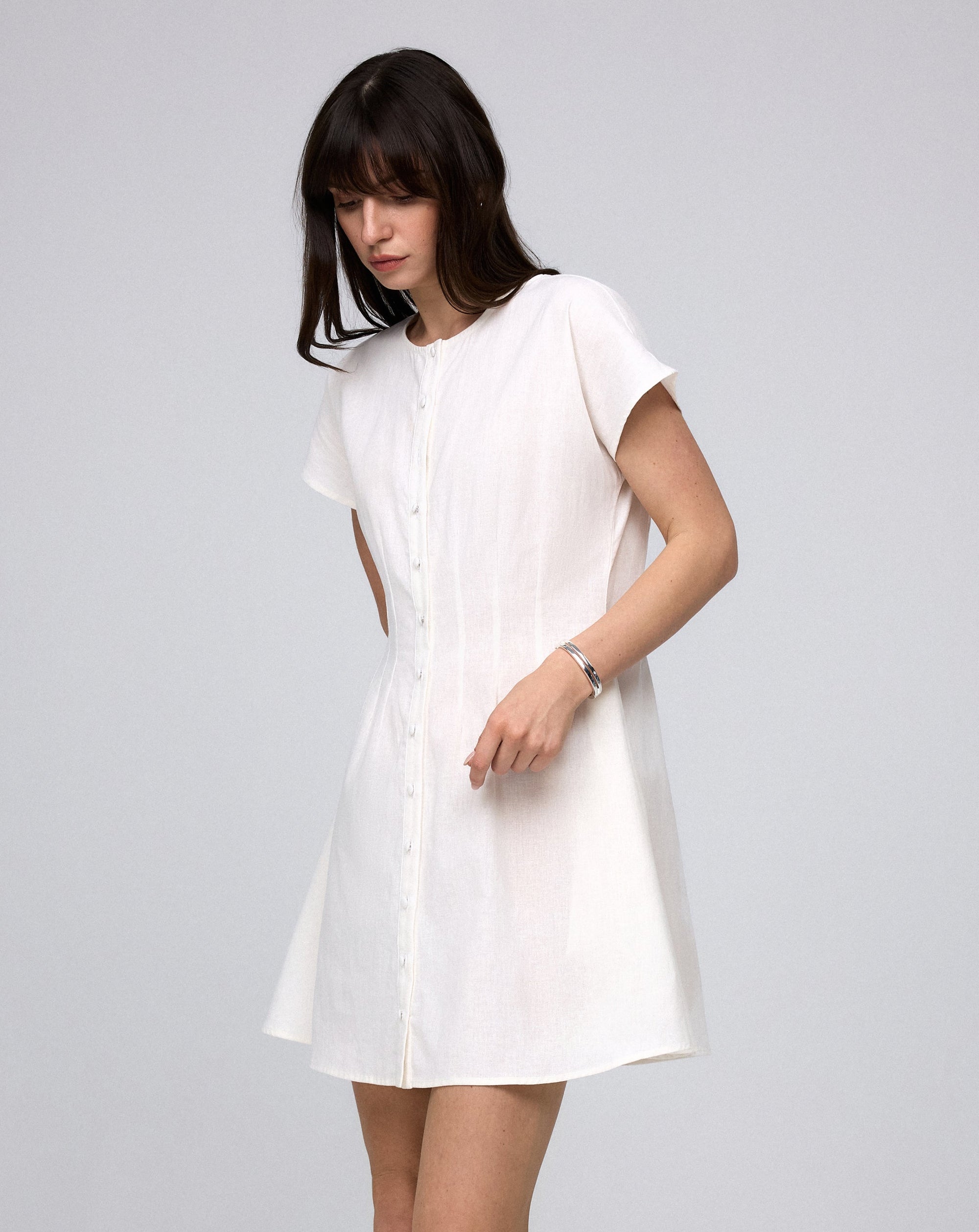 Juana Flora Pleated Shirt Dress white (hemp–cotton blend) model main with pleated silhouette
