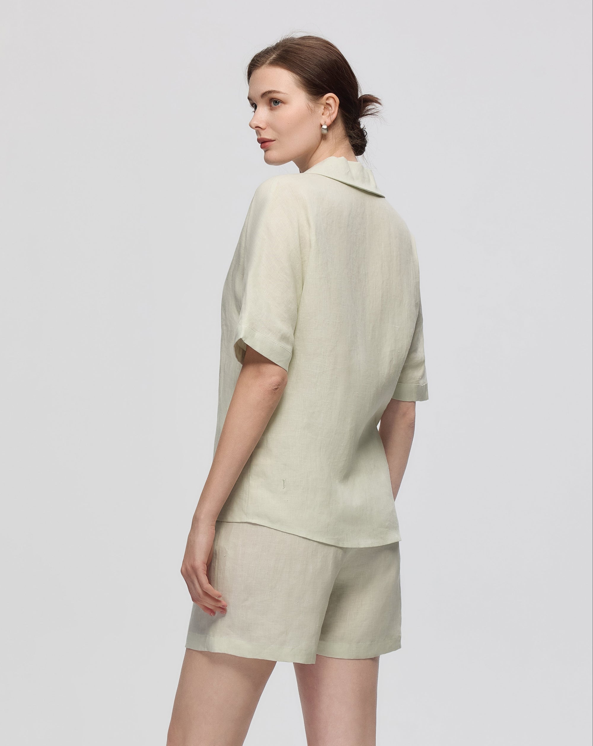 Juana Hemp Camp Shirt mint (hemp) back view on model showing relaxed back and clean lines