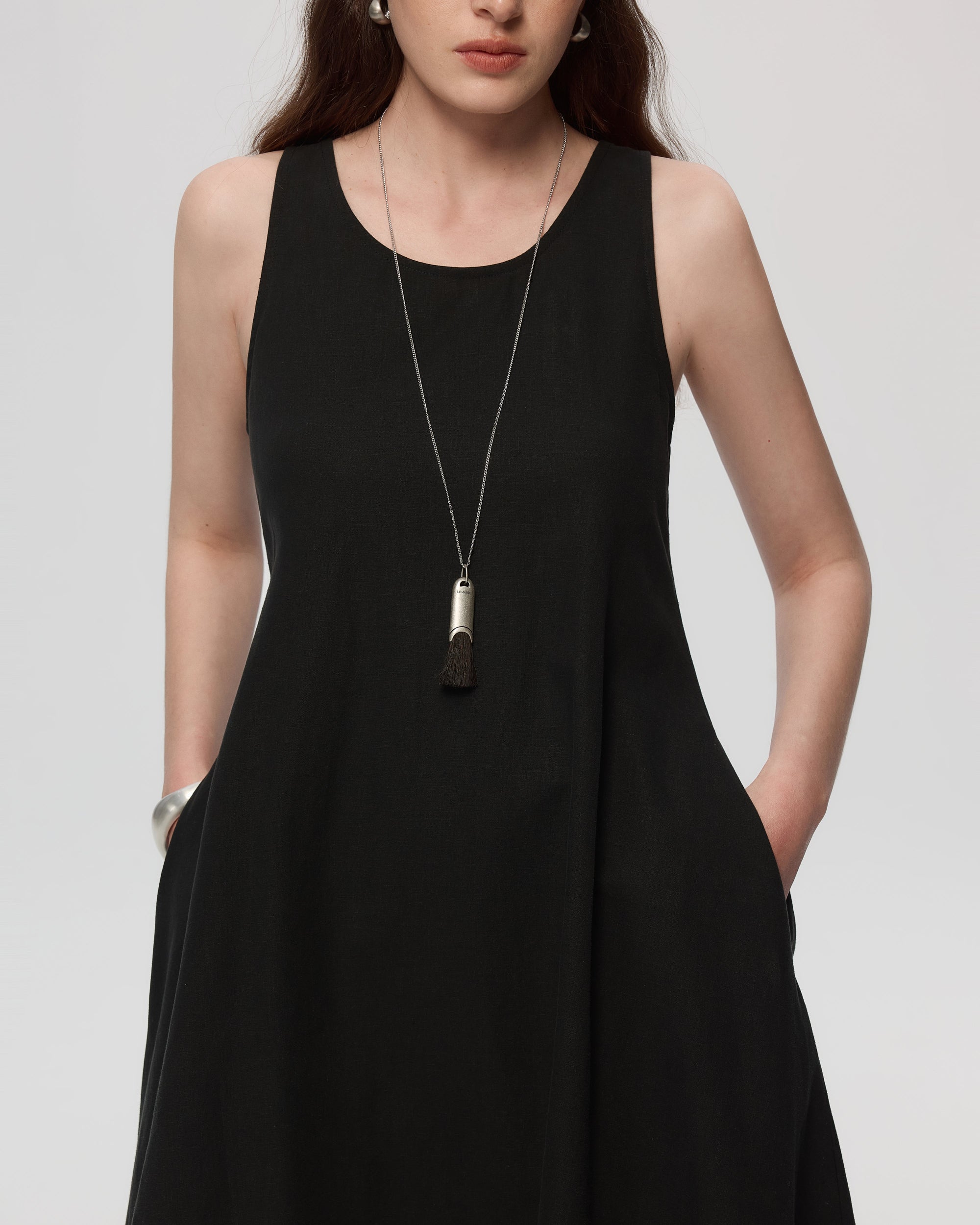 Juana Hemp High Low Dress black (hemp–cotton) on model showing high-low hem movement