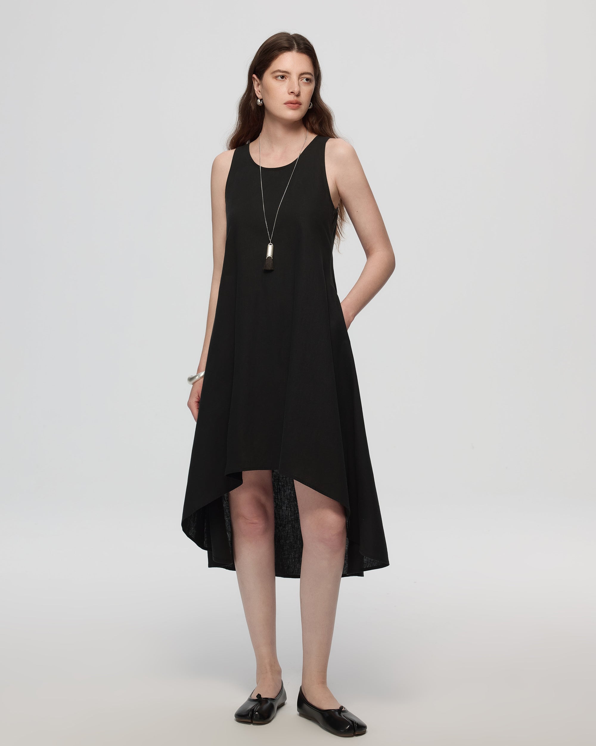 Juana Hemp High Low Dress black (hemp–cotton) on model with relaxed A-line drape