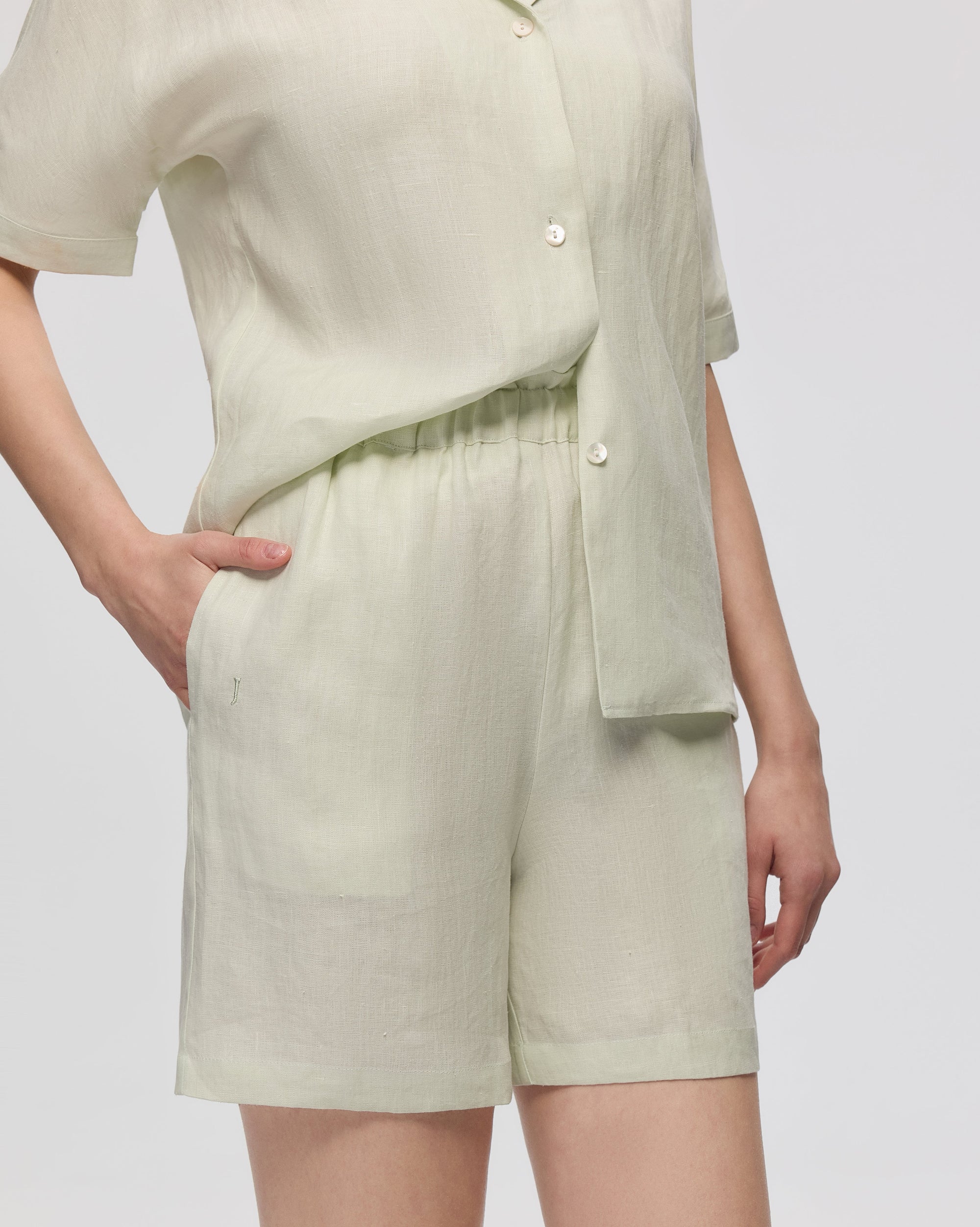 Juana Hemp Pull-on Shorts light mint (hemp–hemp) detail showing pocket opening and waistband