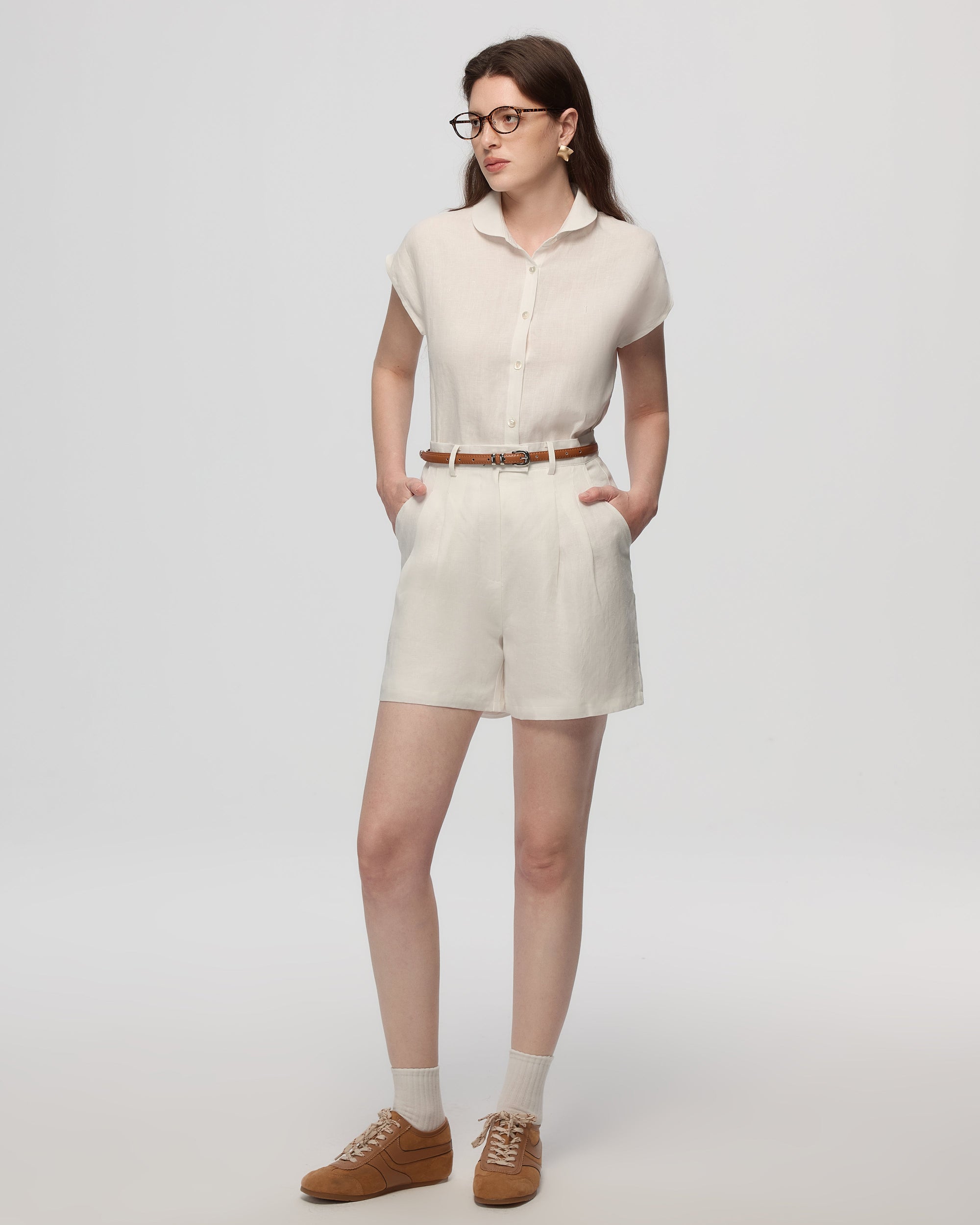 Juana Hemp Retreat Shorts white (hemp) on model featuring relaxed fit and airy drape