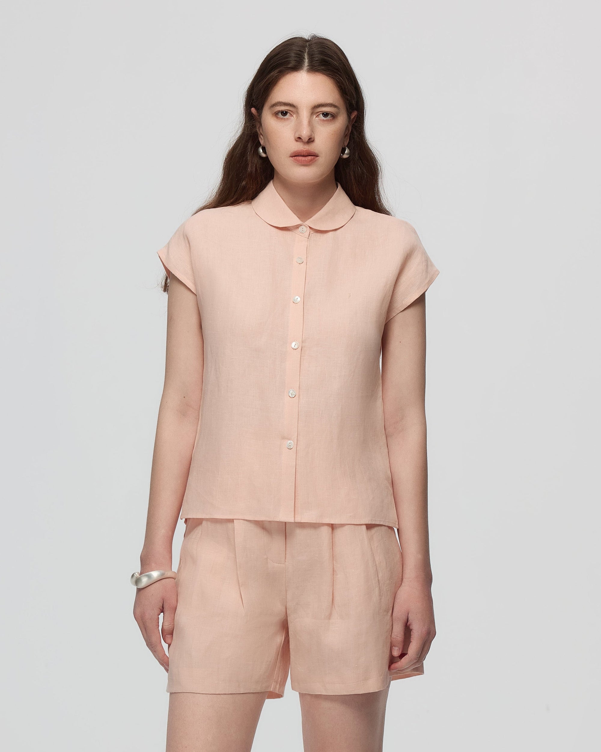 Juana Hemp Retreat Top peach (hemp–hemp) on model with sleeveless relaxed drape