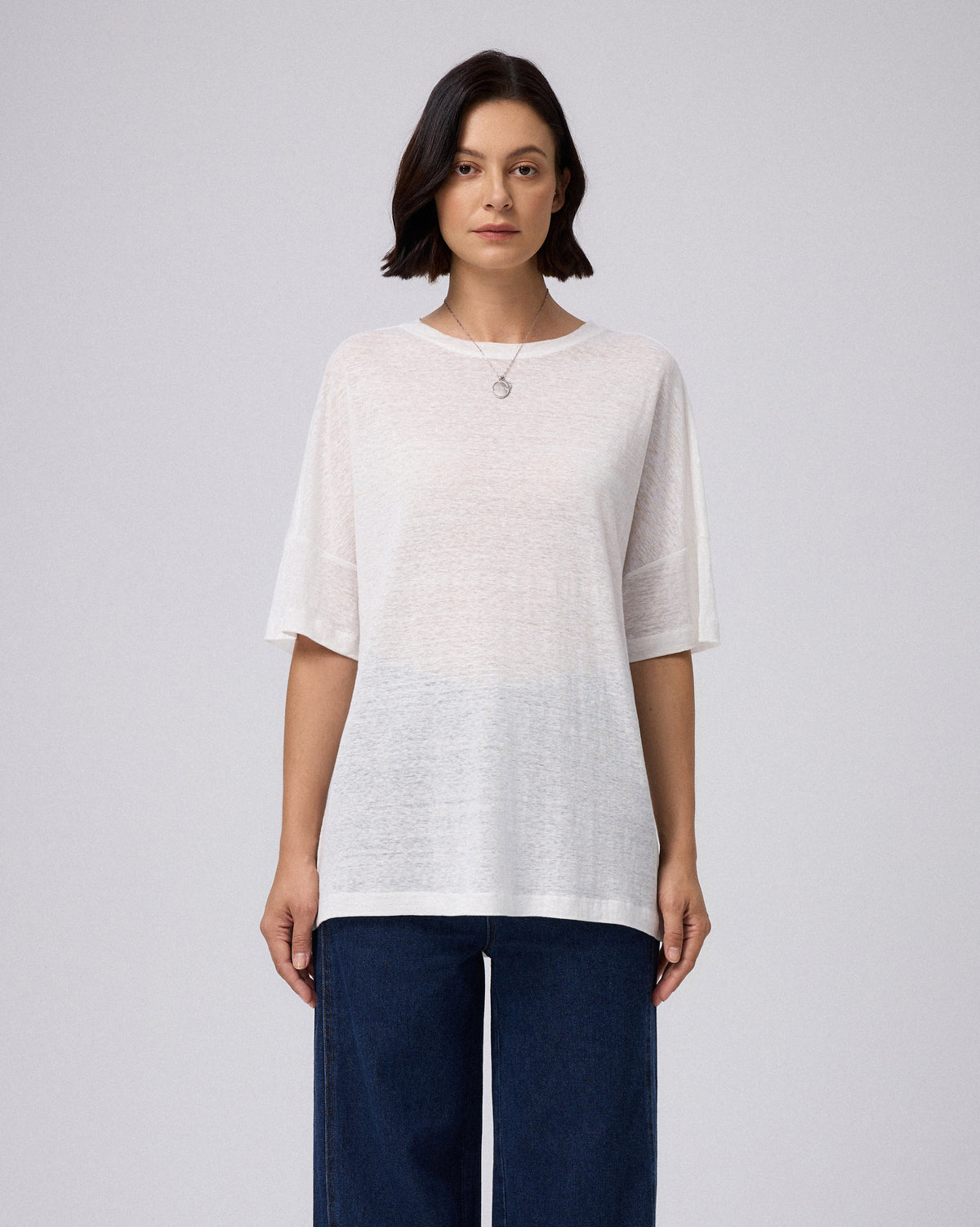 juana-hemp-sheer-slub-tee-white-model-look1