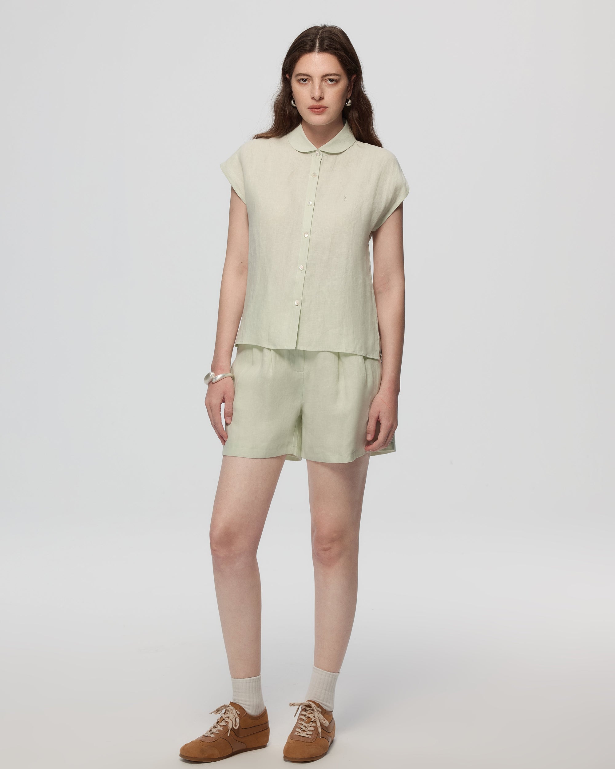 Juana look Hemp Retreat Top light mint plus Hemp Retreat Shorts (hemp) matching set with shell buttons