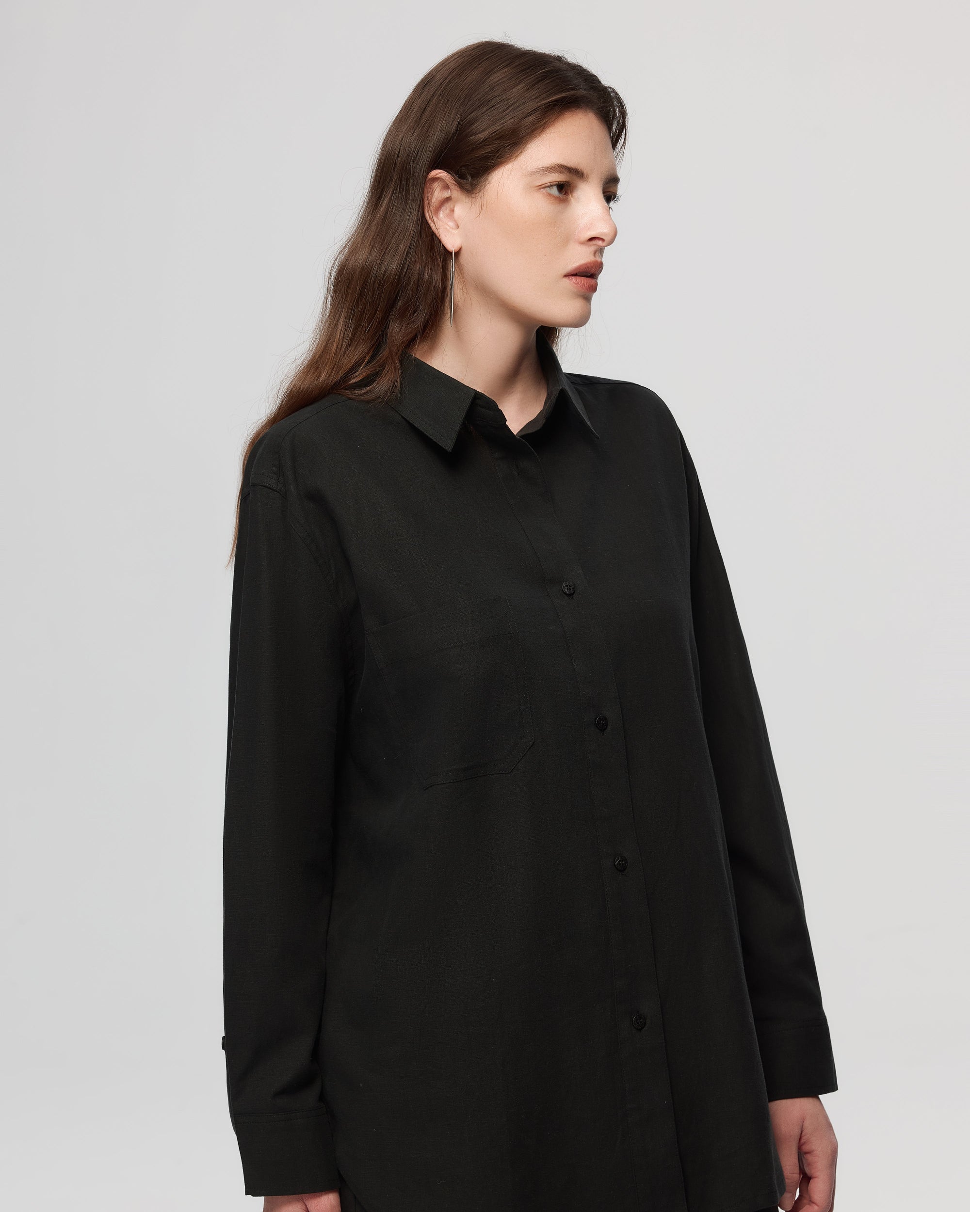 Juana Lyricist Natural Oversized Shirt Black (sustainable hemp–cotton blend) corozo buttons and finish details