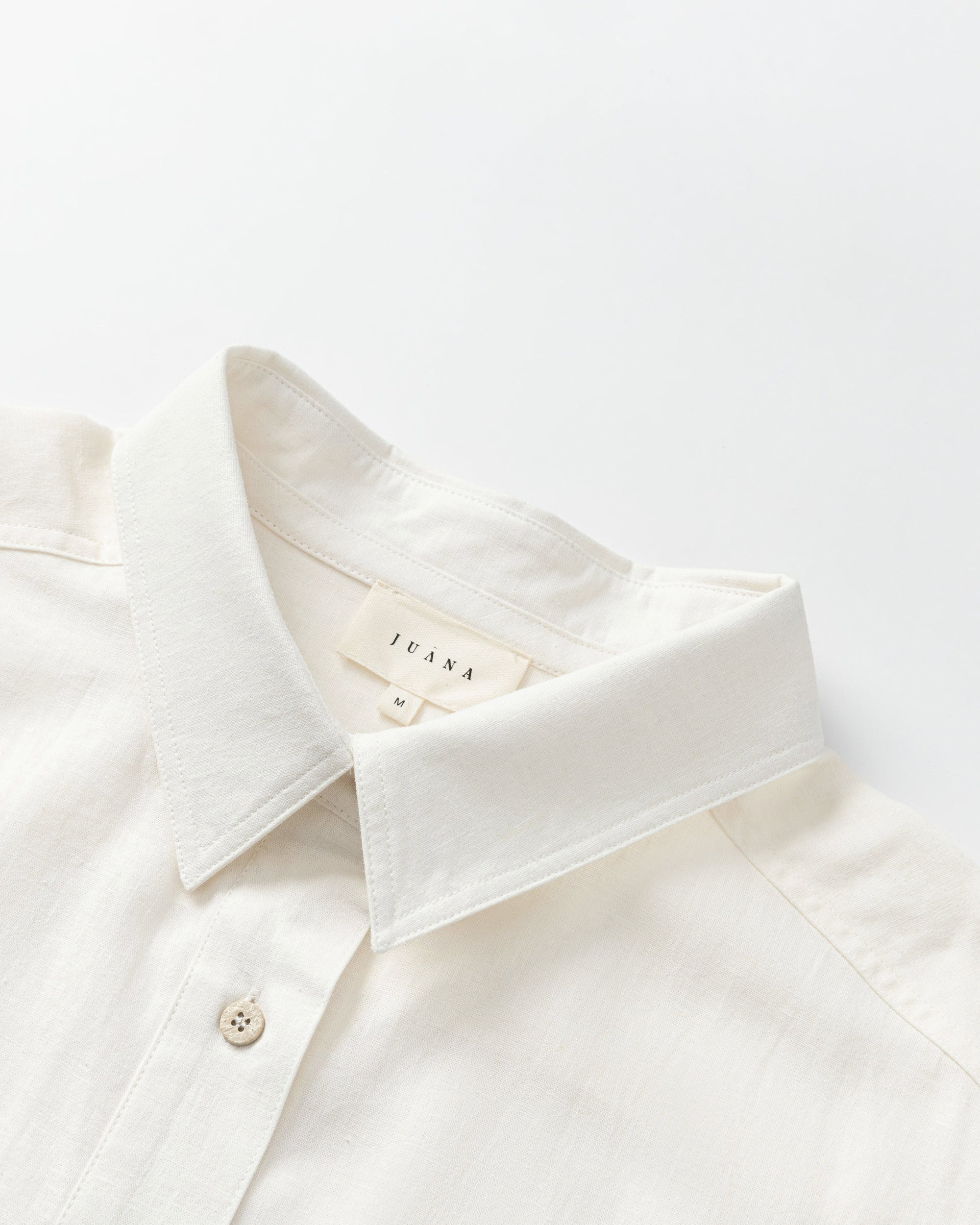 Juana Lyricist Natural Oversized Shirt White (sustainable hemp–cotton blend) corozo button-front detail