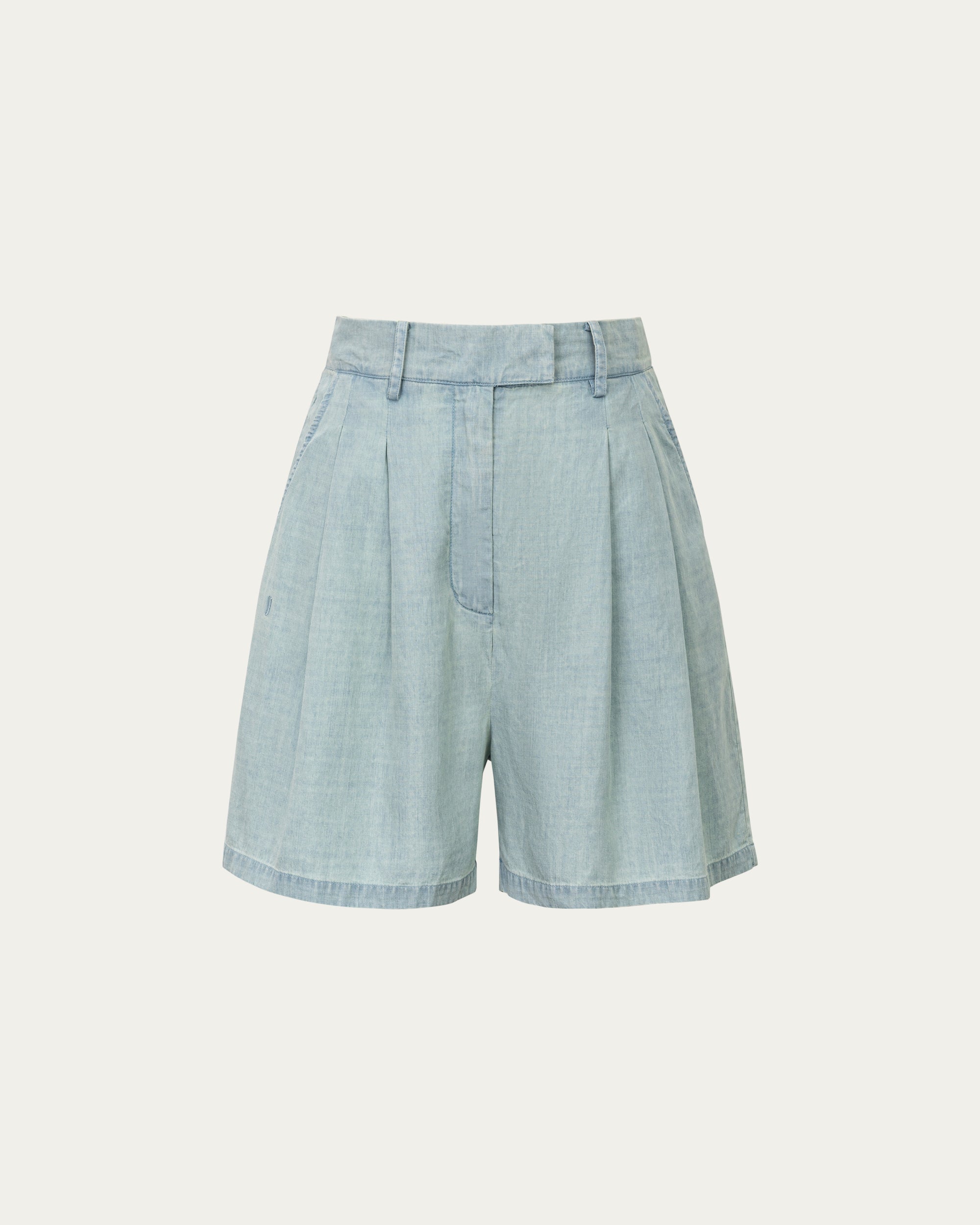 Juana Lyricist Pleated Shorts chambray blue (Sustainable Tencel–Cotton–Hemp) ghost front showing relaxed silhouette