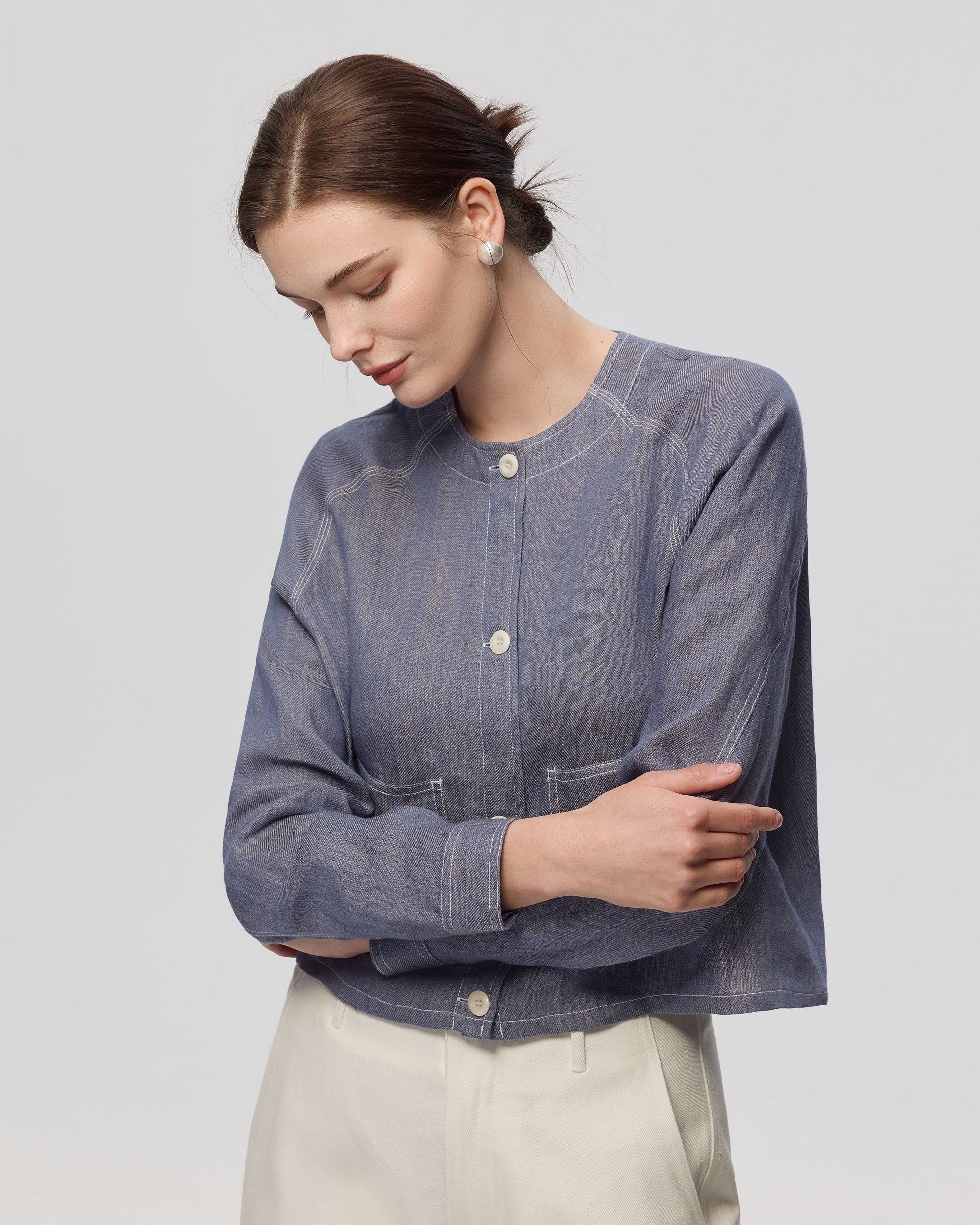Juana Mira Boxy Jacket Steel blue (linen–hemp) on model showing front styling and functional pockets