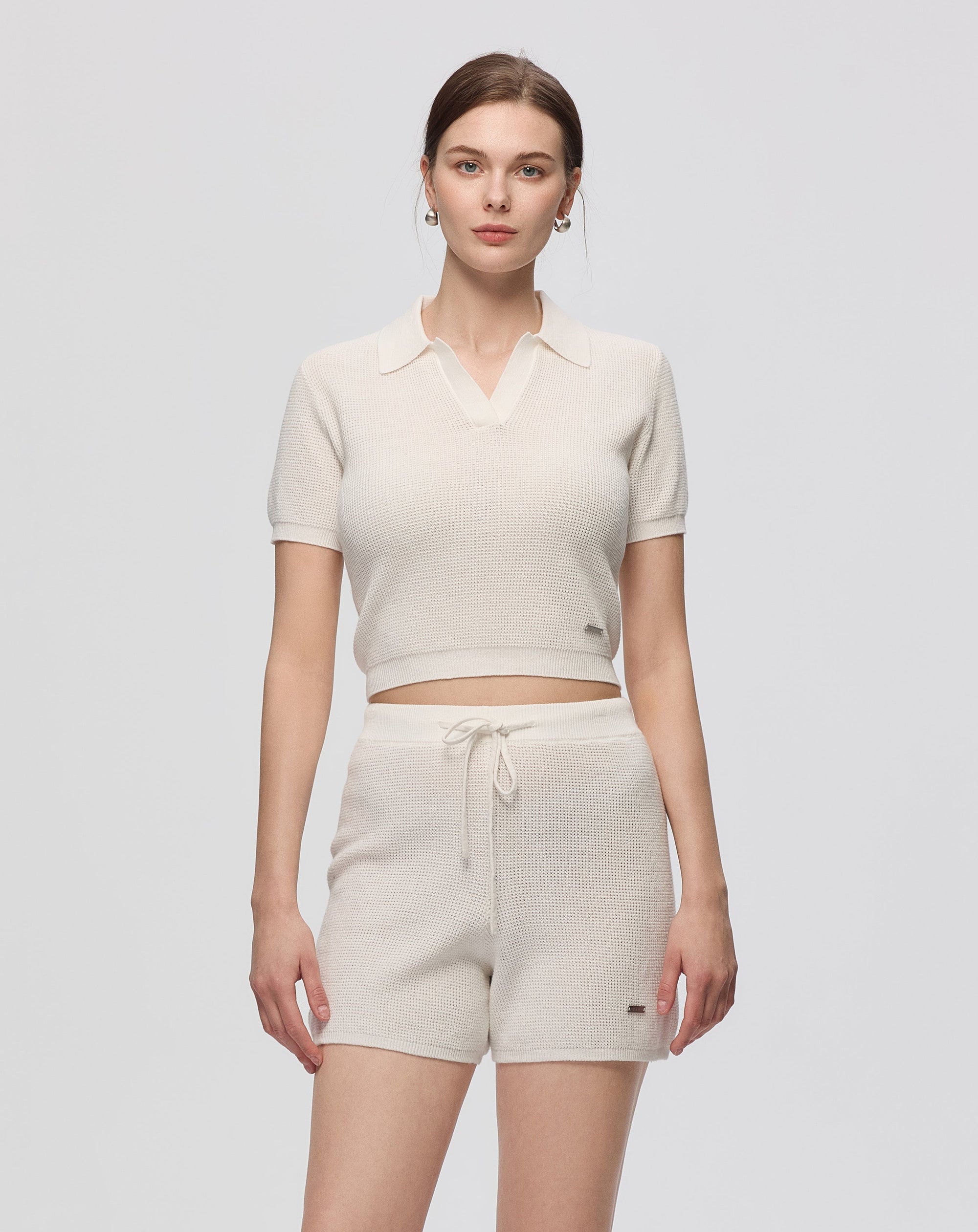 Juana Noa Open Knit Shorts cream (cotton–hemp) model look showing open-knit texture and easy pull-on fit