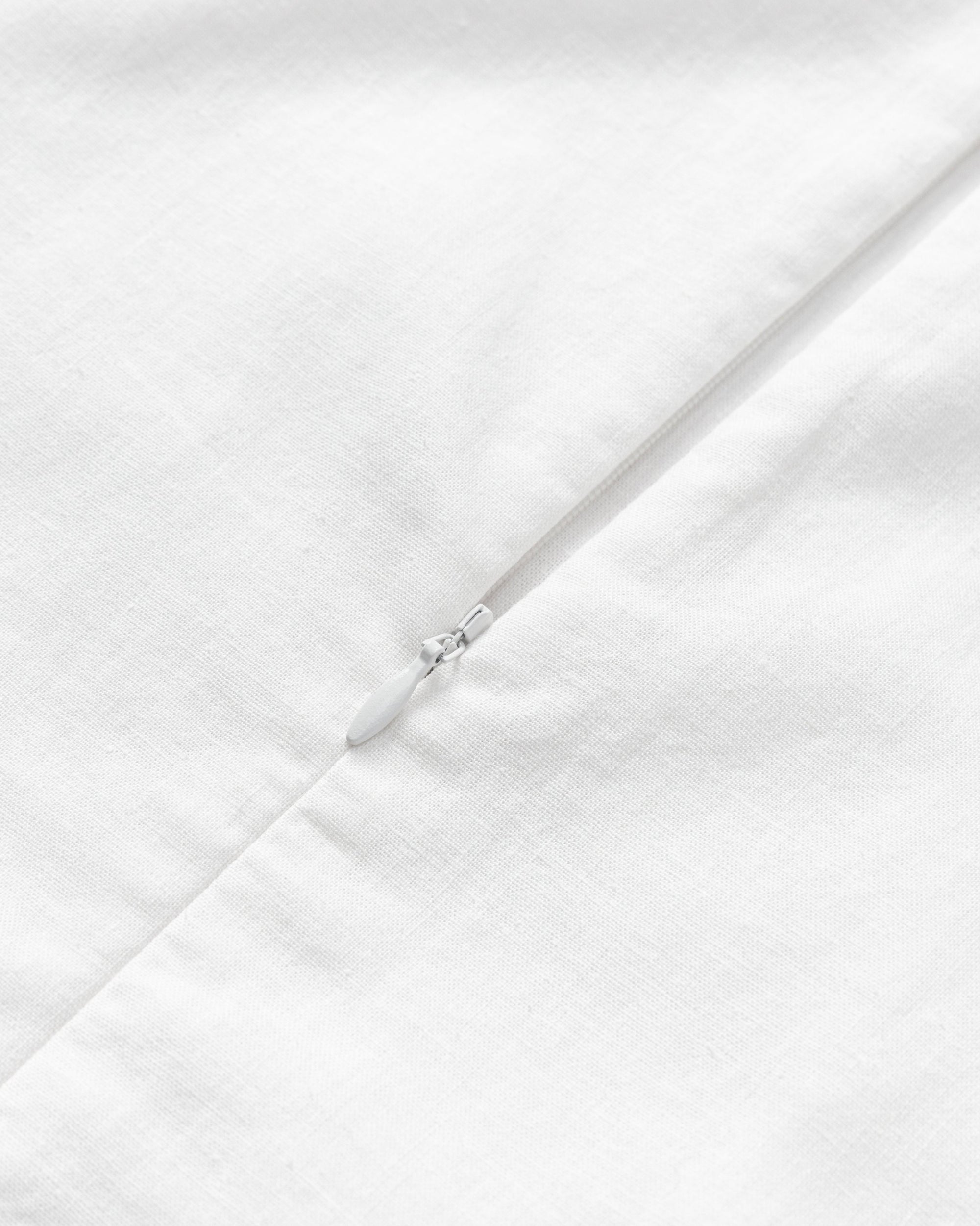Juana Sienna Pleated Tank white (hemp–cotton) detail layflat showing rib-cage pleating