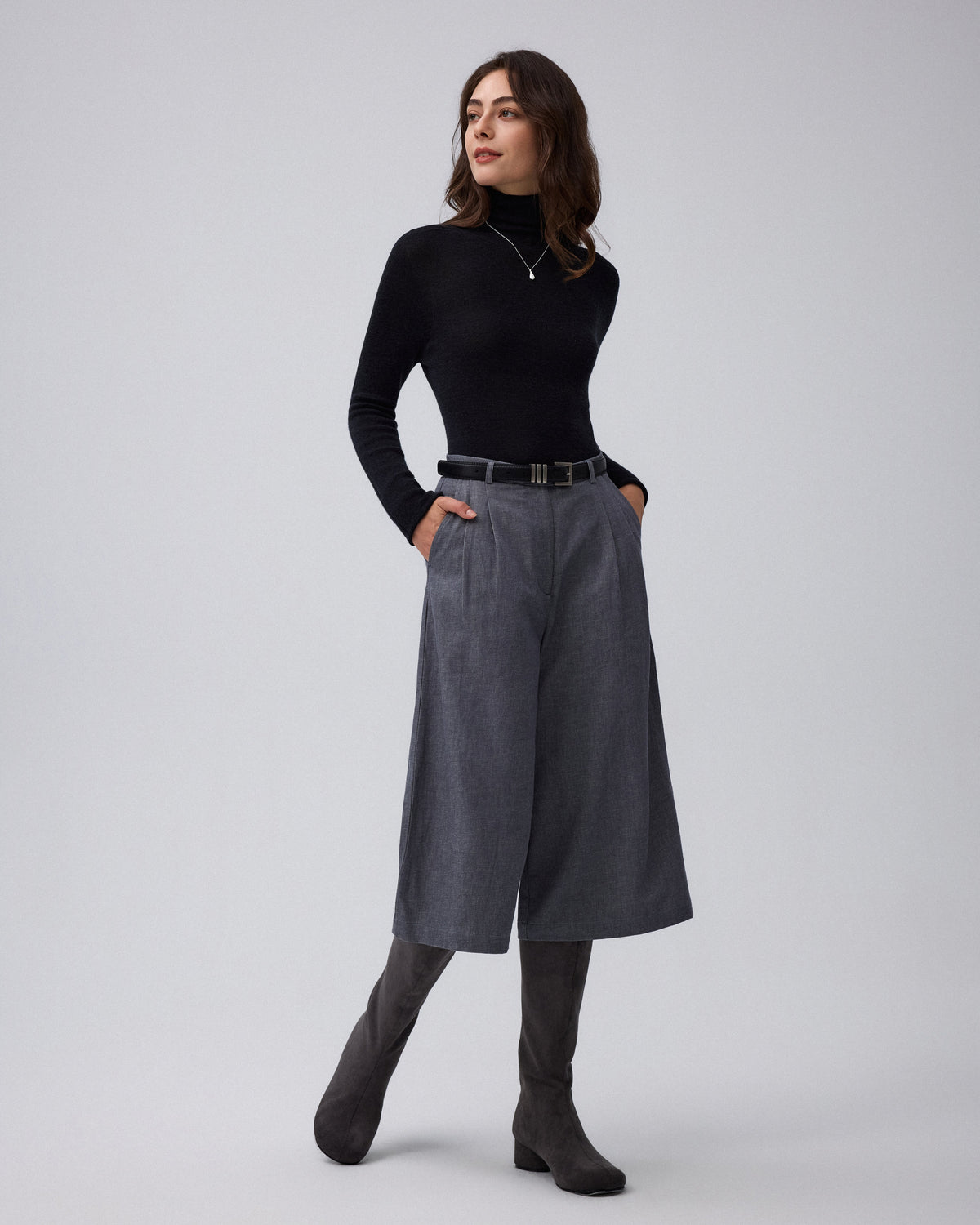 Juana Wide Leg Culotte Shorts Riverstone (hemp–cotton) styled in a polished daytime look with front pleats visible