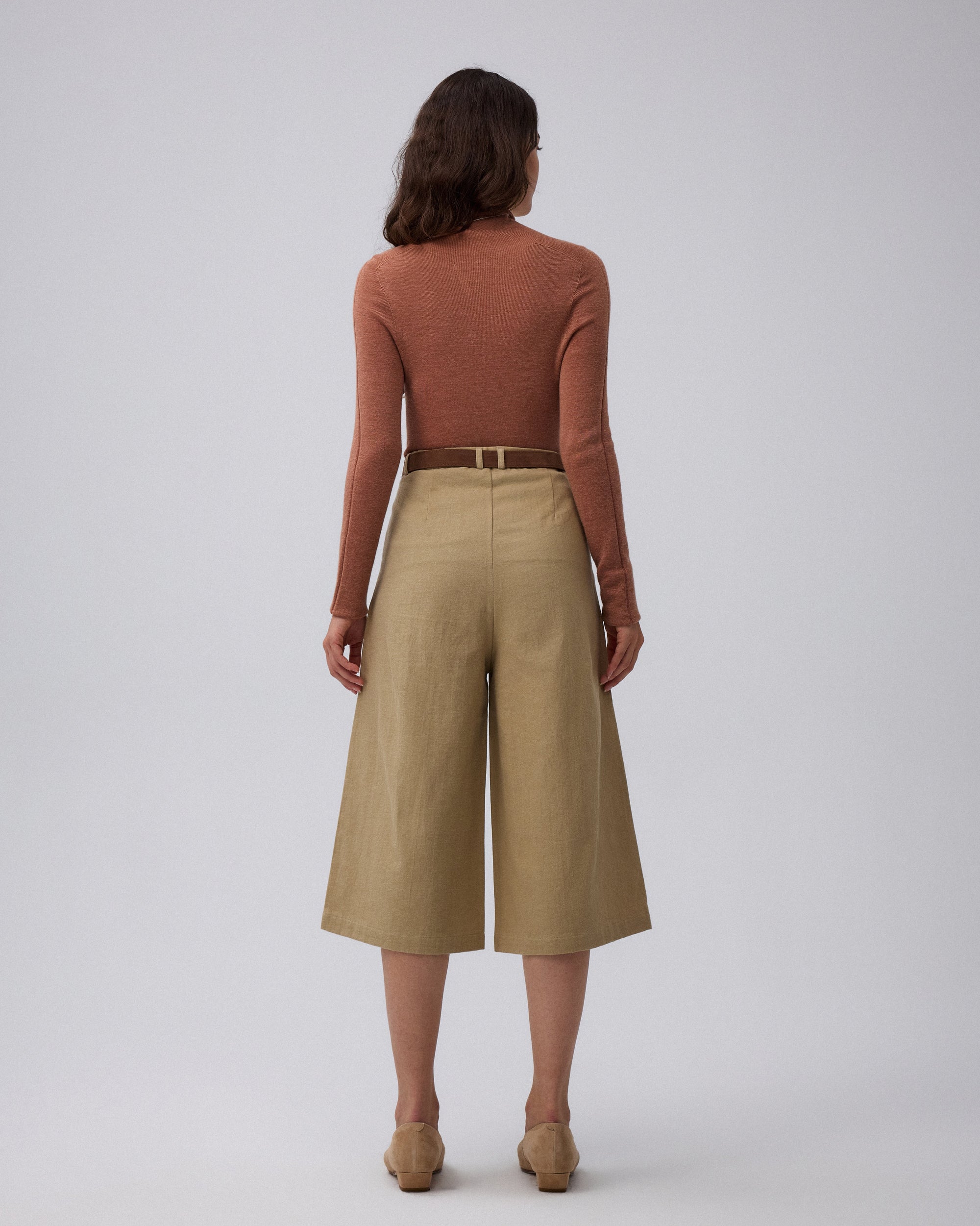 Juana Wide Leg Culotte Shorts Sand (hemp–cotton) worn from the back to show the tailored culotte shape