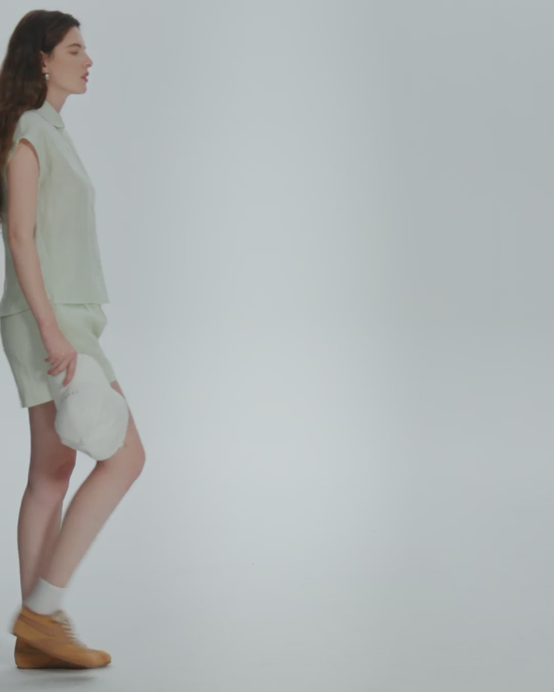 Juana Hemp Retreat Top light mint (hemp) 360 view showing sleeveless button-up shape