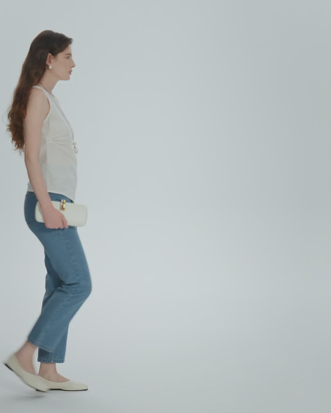 Juana Sienna Pleated Tank white (hemp–cotton) 360 video showing asymmetrical hem and pleated shaping