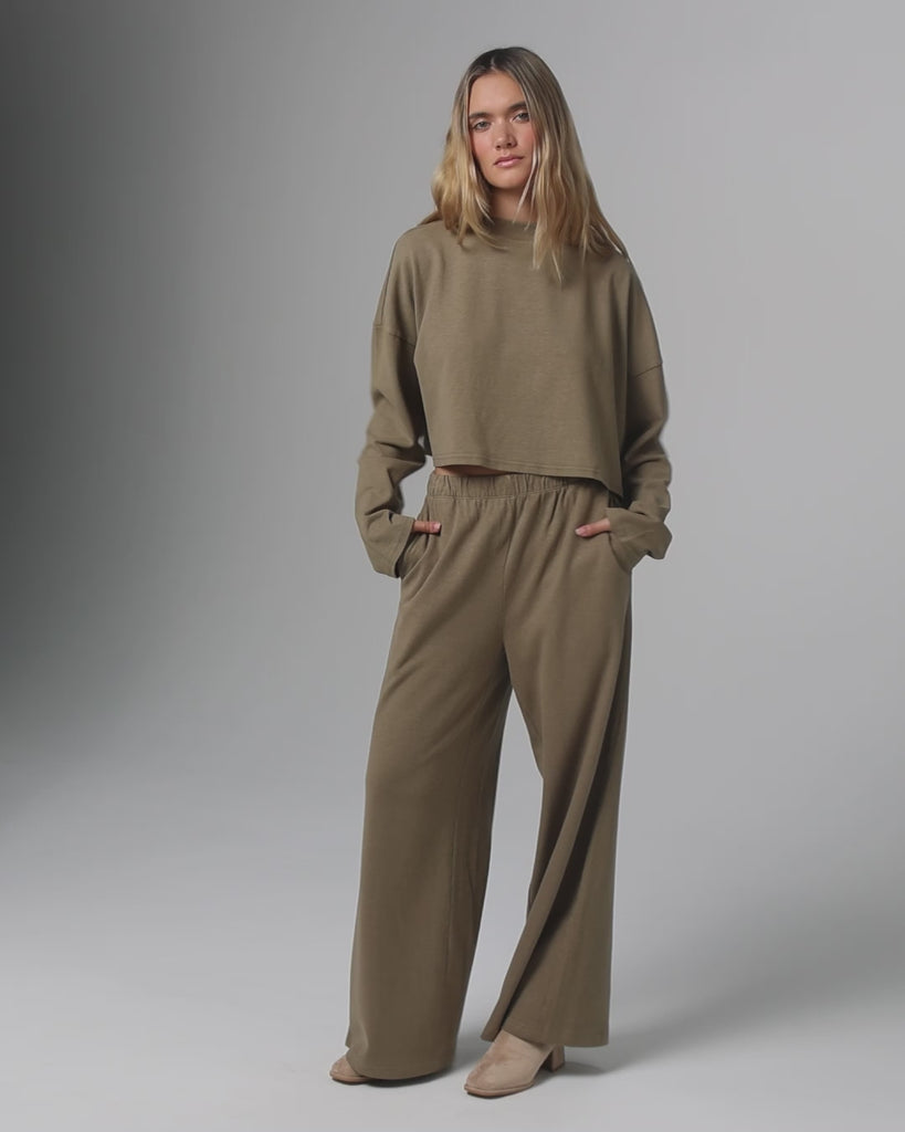 juana-aera-organic-cotton-pull-on-pants-natural-model-360