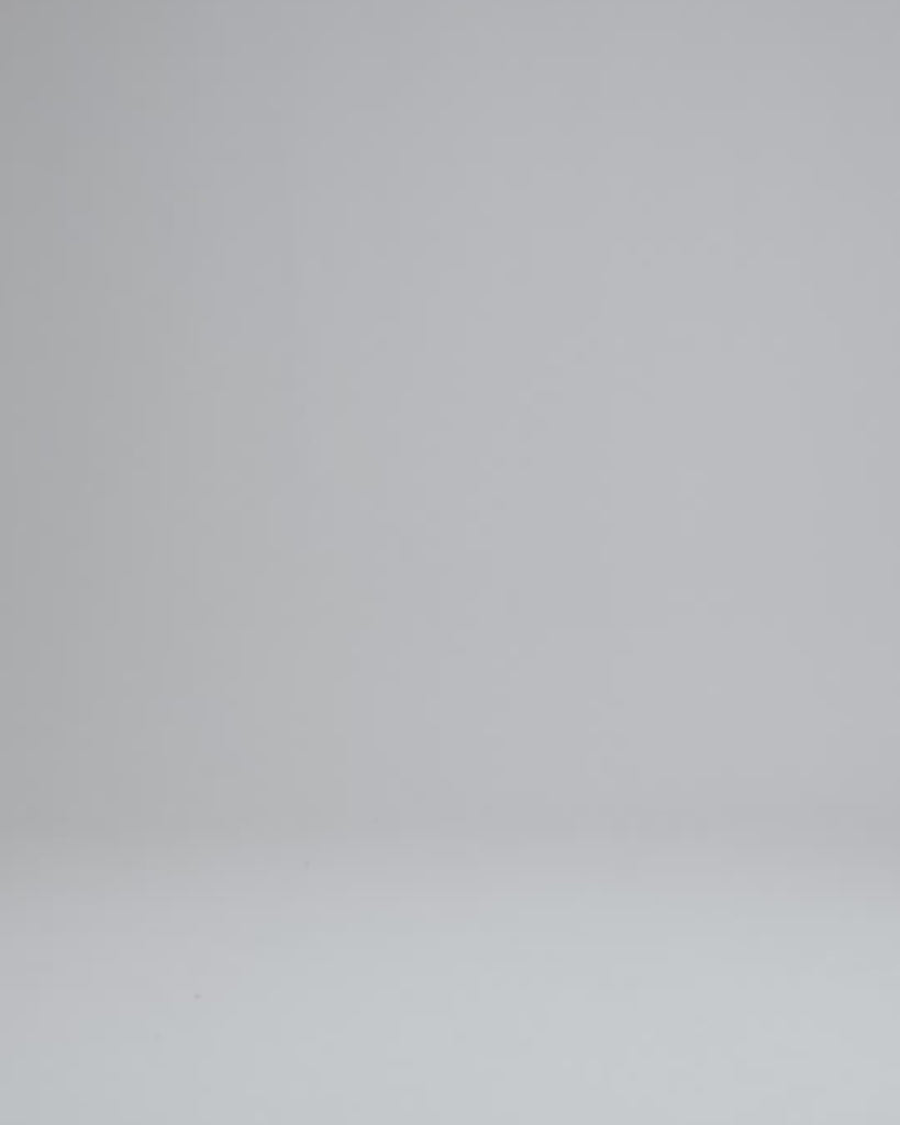 360-degree video of model wearing Nilo Knitted Hemp Pull-on Pants (black), showing drape and movement.