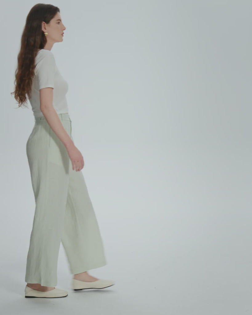 Juana Classics Squareneck T-Shirt white (organic cotton–hemp) 360 view highlighting square neckline